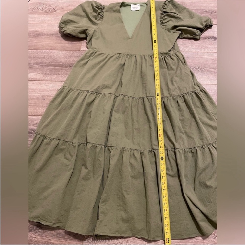 Elegant Green Puff Sleeve Dress - Picture 10 of 11